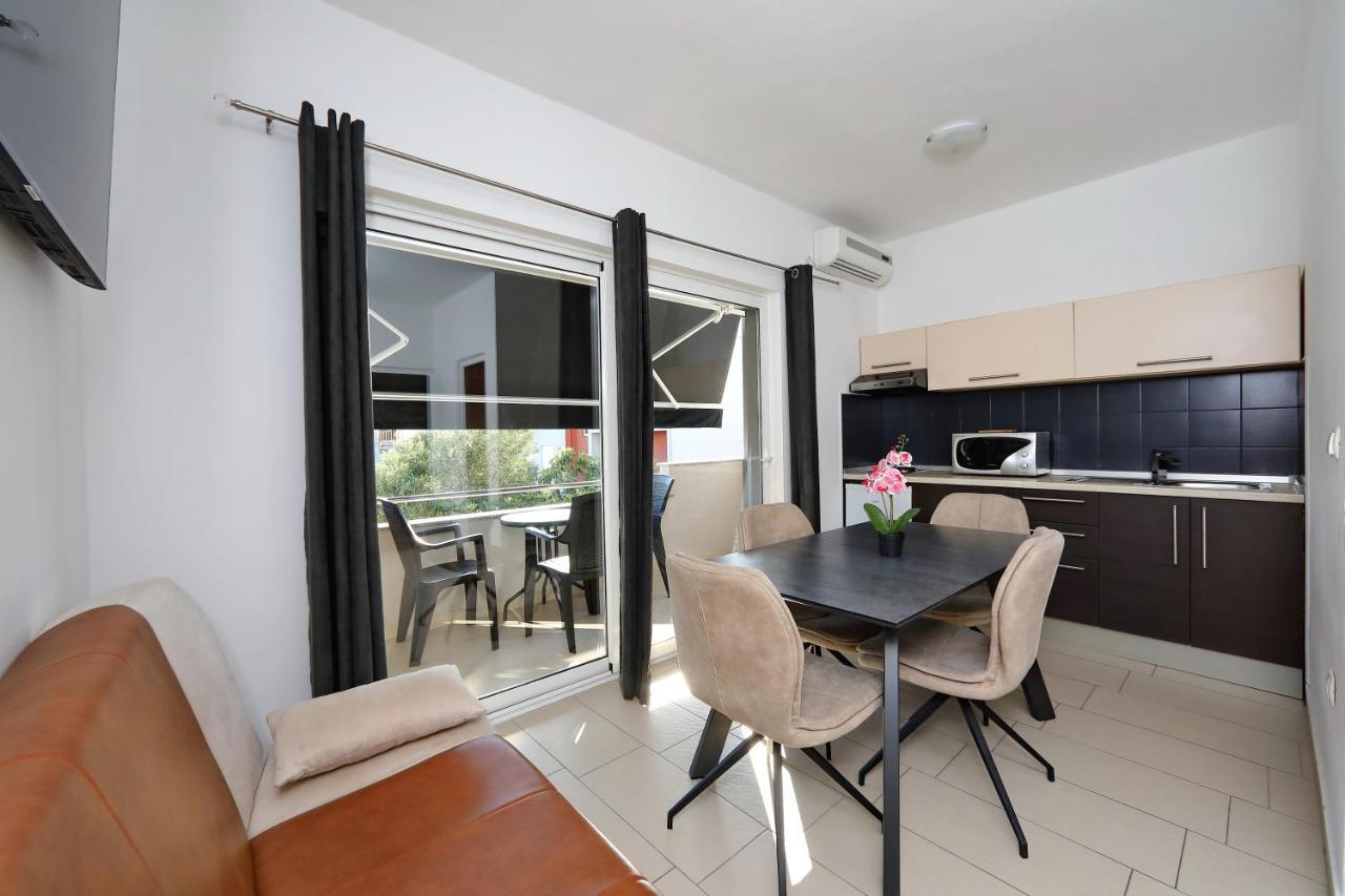 Apartments Neli 比比涅 外观 照片