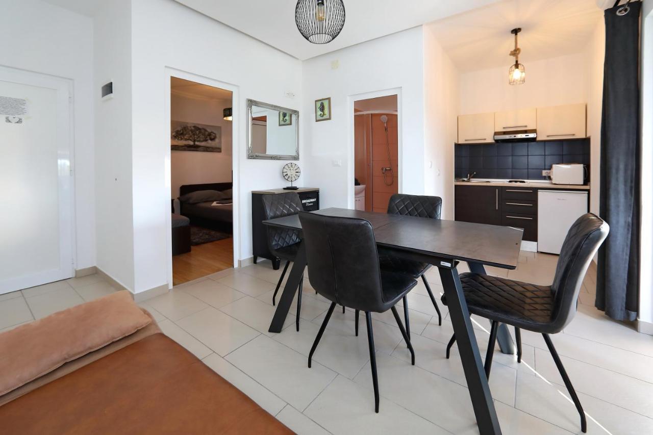 Apartments Neli 比比涅 外观 照片