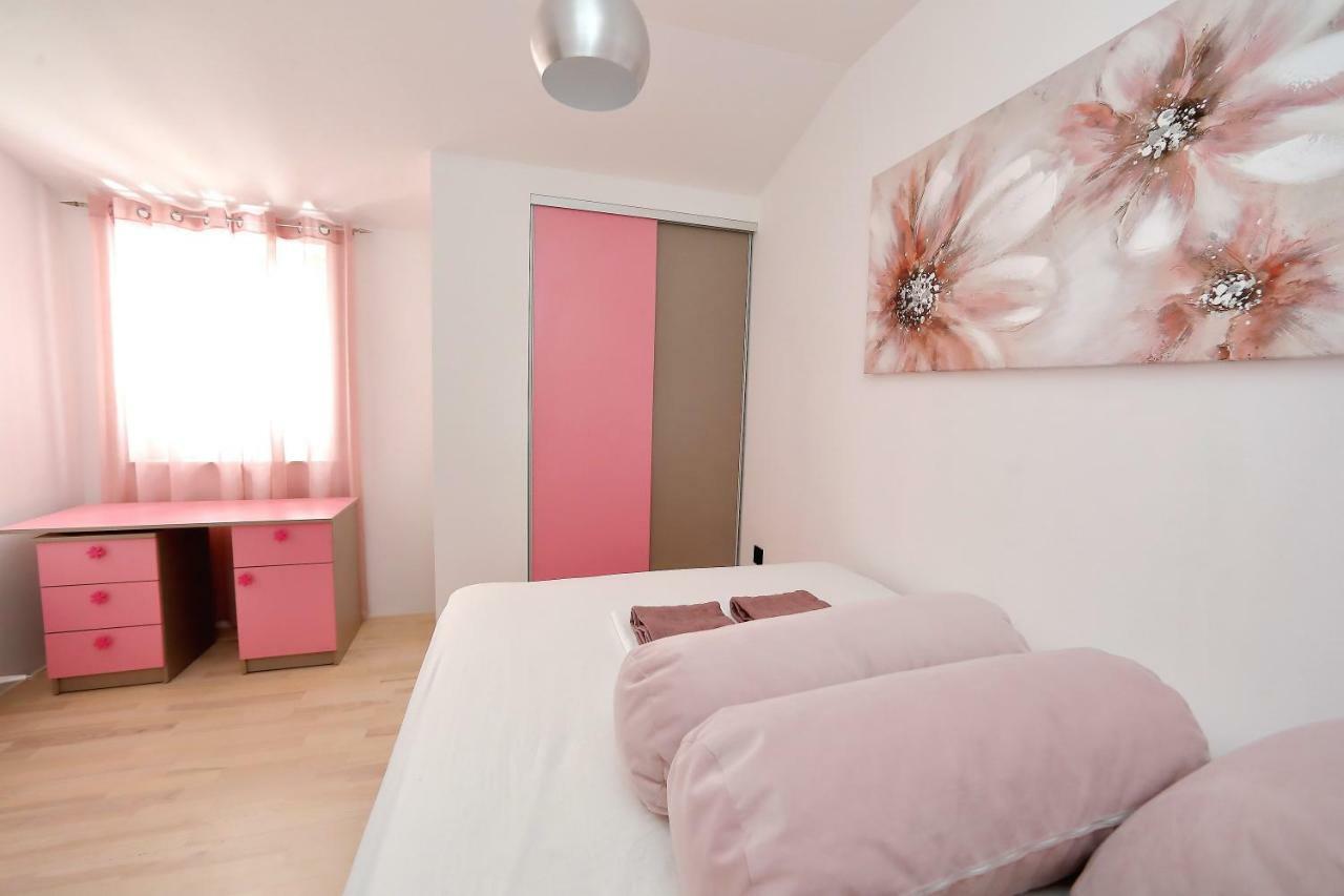 Apartments Neli 比比涅 外观 照片