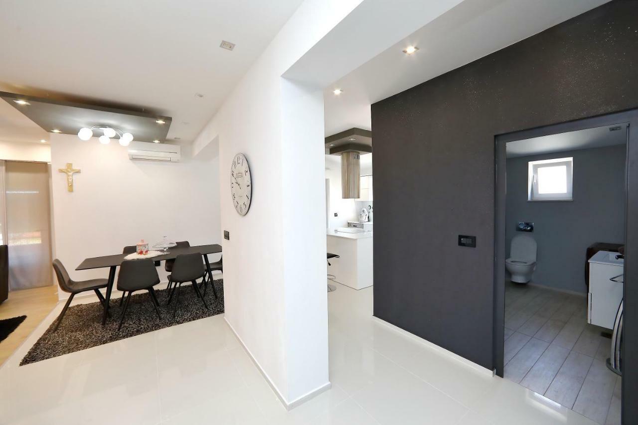Apartments Neli 比比涅 外观 照片
